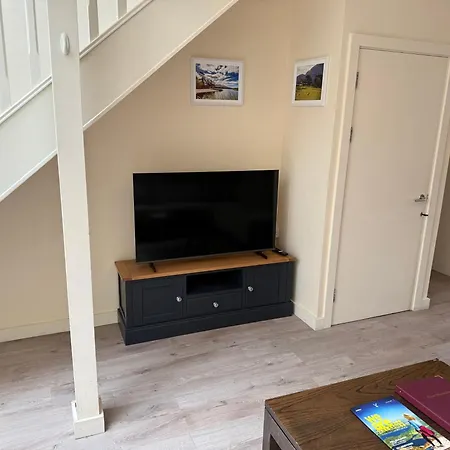 Large Four Bedroom Town Centre House *