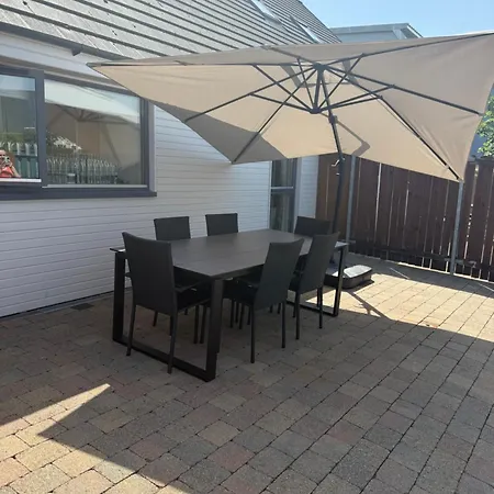 度假居 Large Four Bedroom Town Centre House *